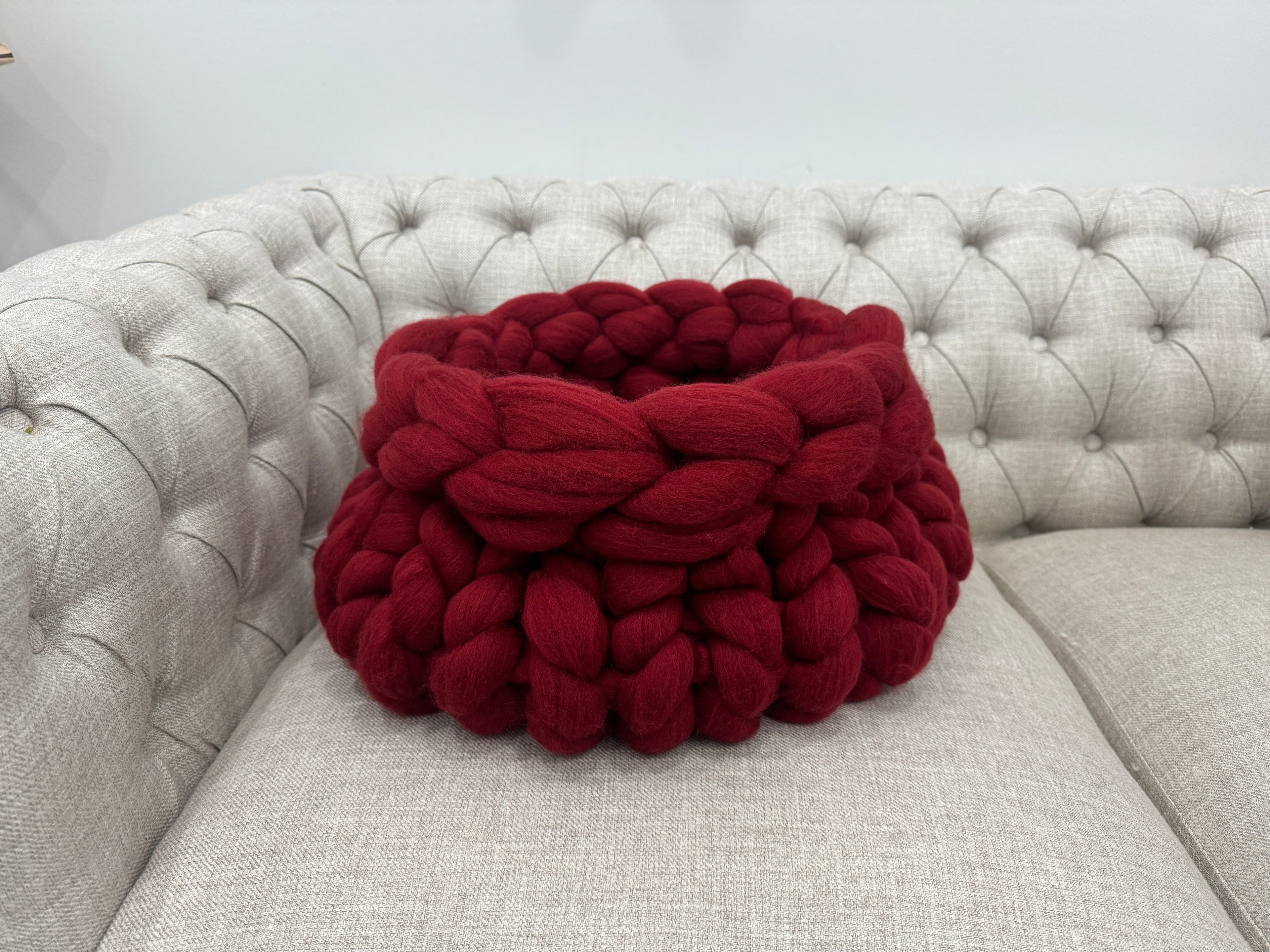 Cat Bed | Soft Merino Wool | Cozy Warmth for Your Feline Friend