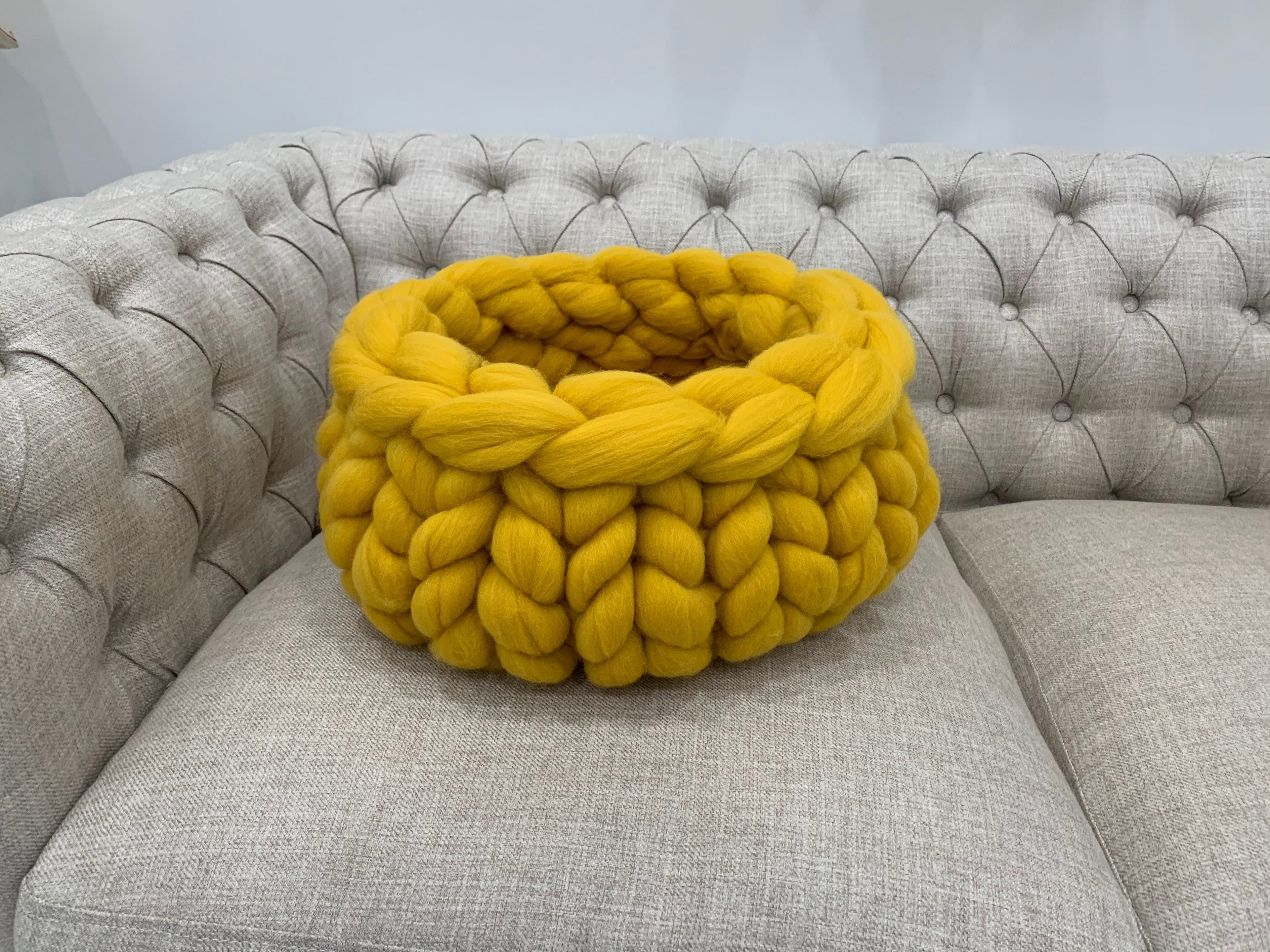 Cat Bed | Soft Merino Wool | Cozy Warmth for Your Feline Friend