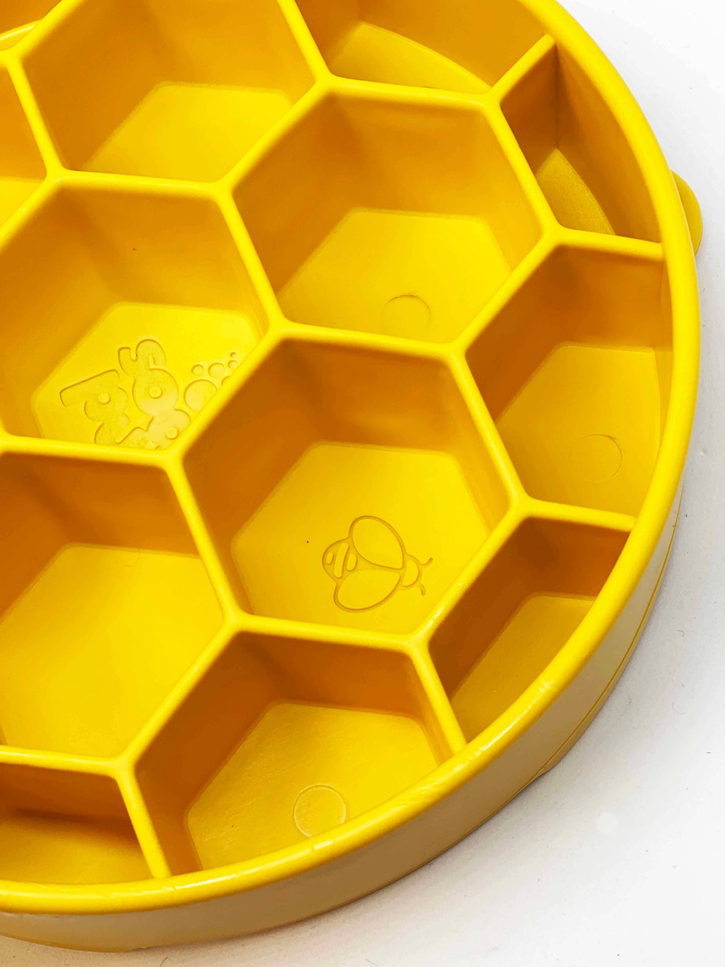 Honeycomb Slow Feeder Bowl | Reduces Bloating