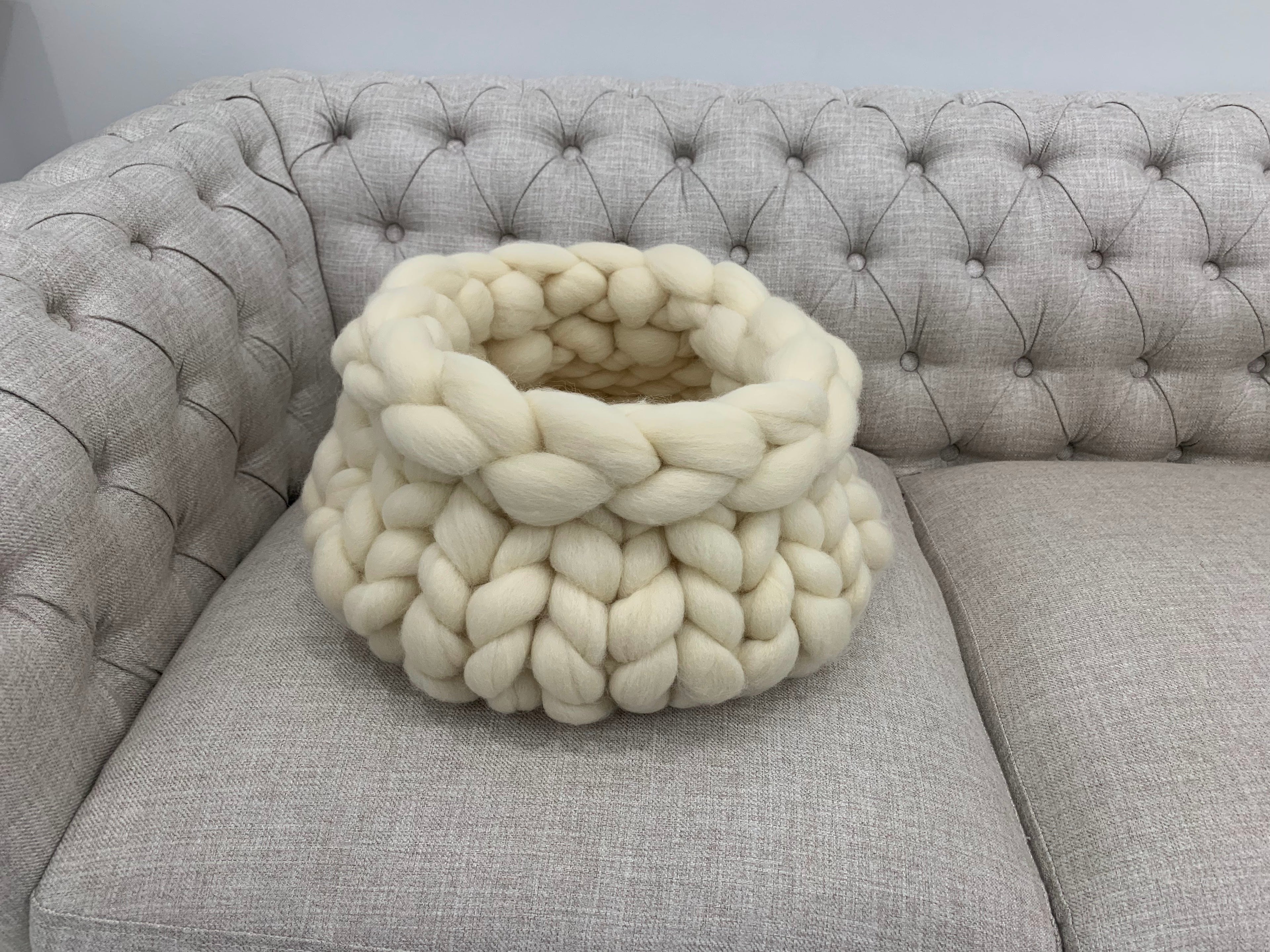 Cat Bed | Soft Merino Wool | Cozy Warmth for Your Feline Friend