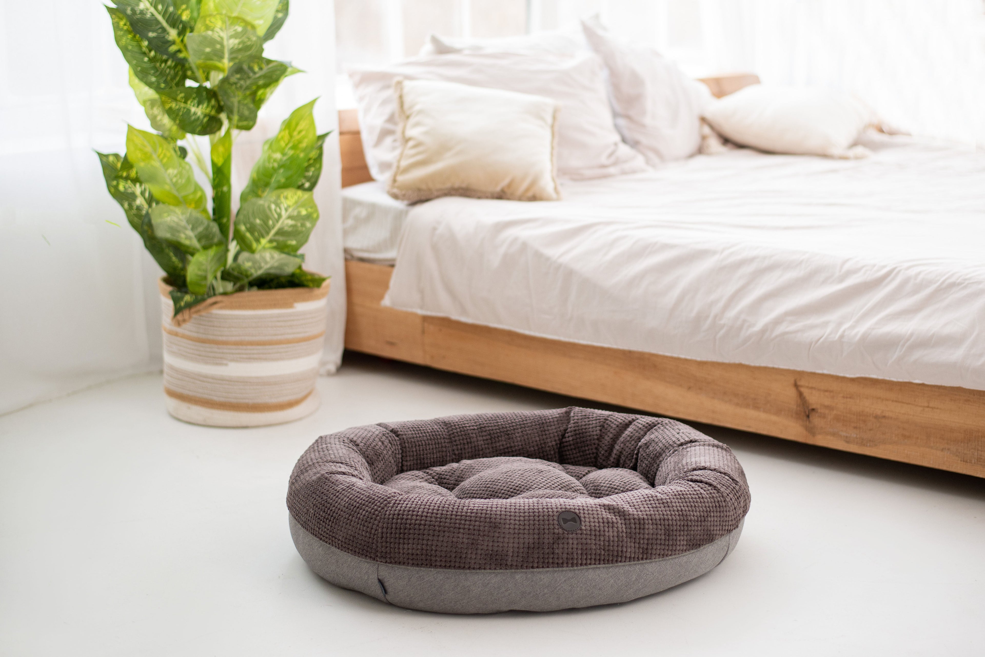 Chestnut Donut Dog Bed | Cozy Round Design | Soft Plush Material