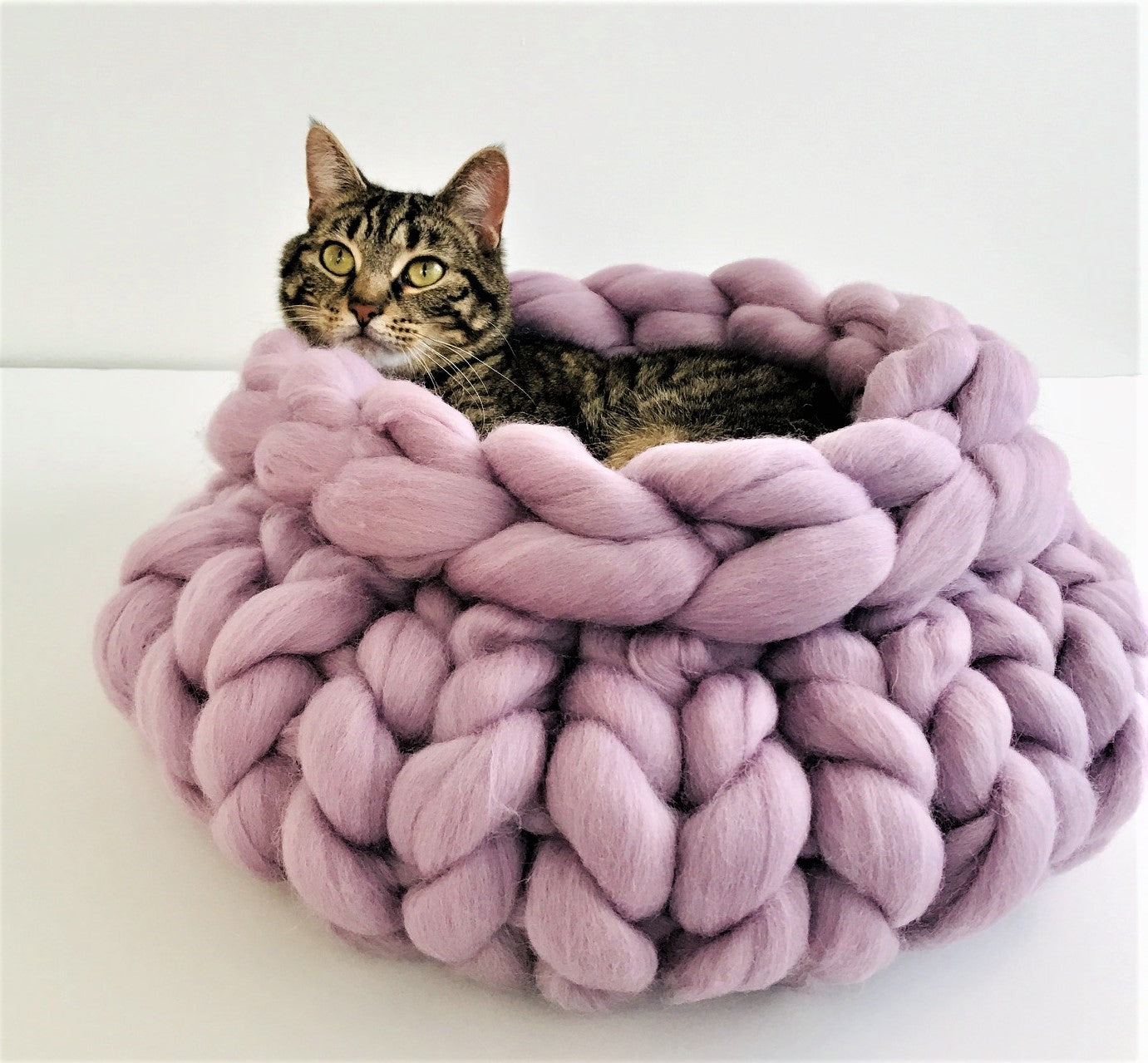 Cat Bed | Soft Merino Wool | Cozy Warmth for Your Feline Friend