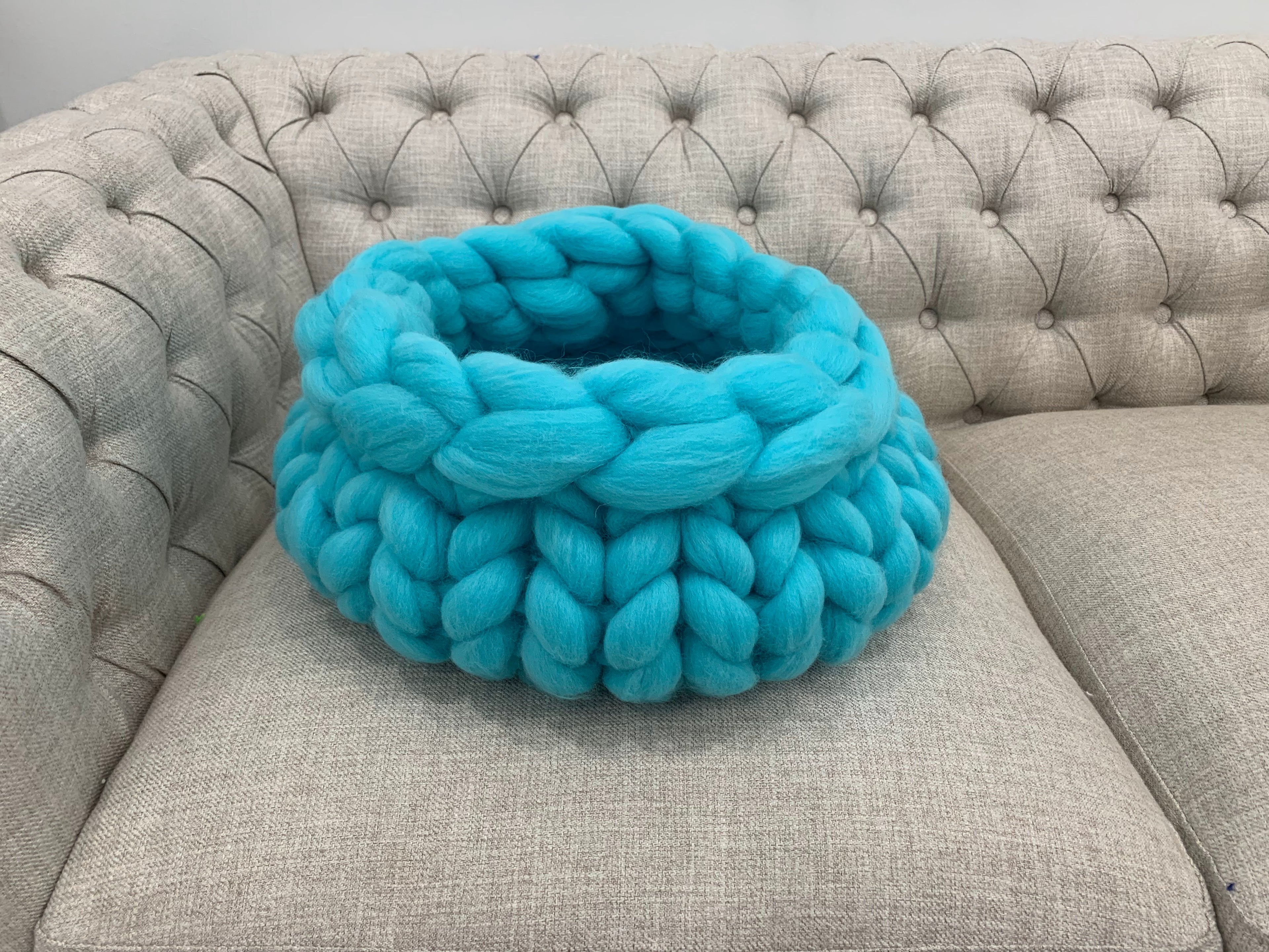 Cat Bed | Soft Merino Wool | Cozy Warmth for Your Feline Friend