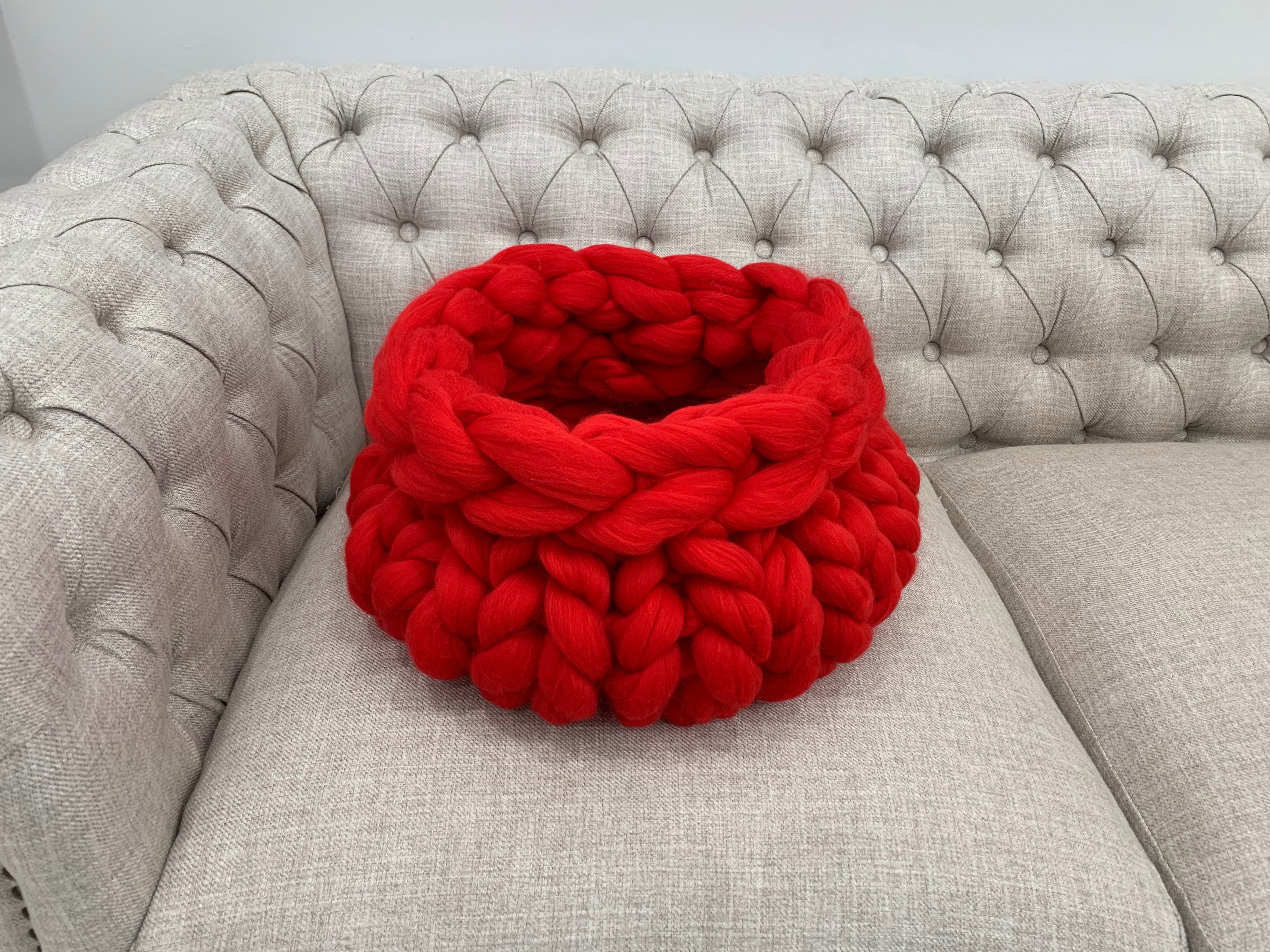 Cat Bed | Soft Merino Wool | Cozy Warmth for Your Feline Friend