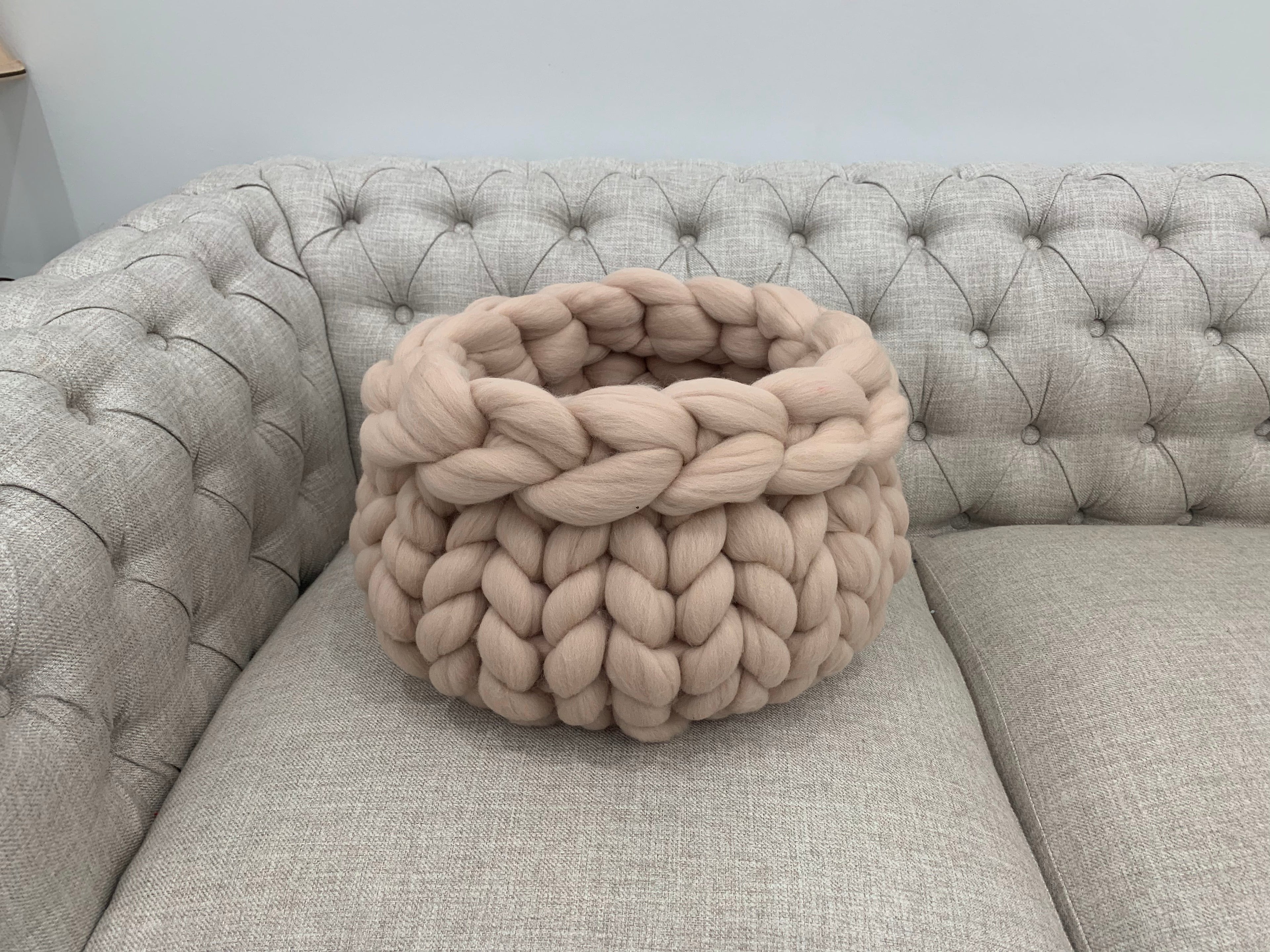 Cat Bed | Soft Merino Wool | Cozy Warmth for Your Feline Friend