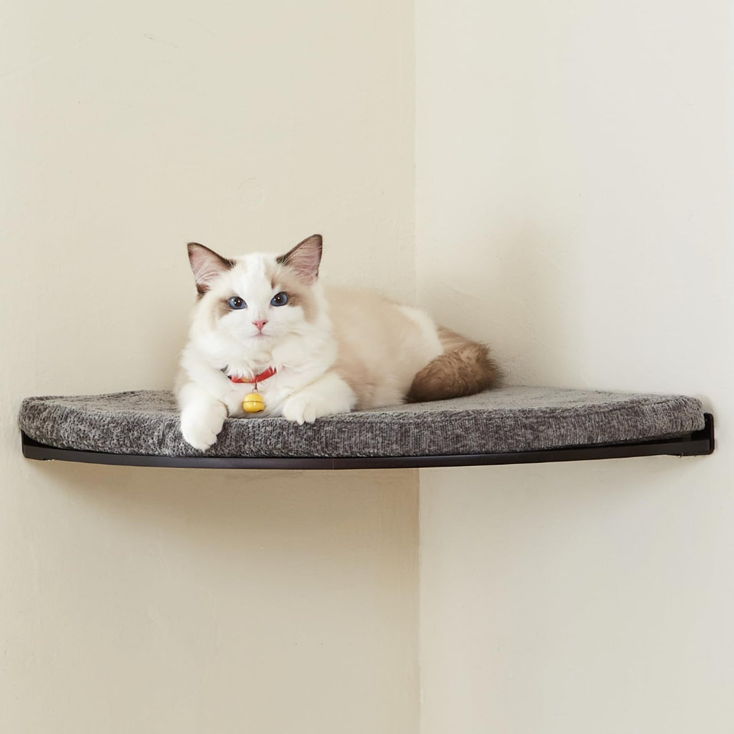 Corner Cat Shelf | Comfortable Cat Pad | Space-Saving Design