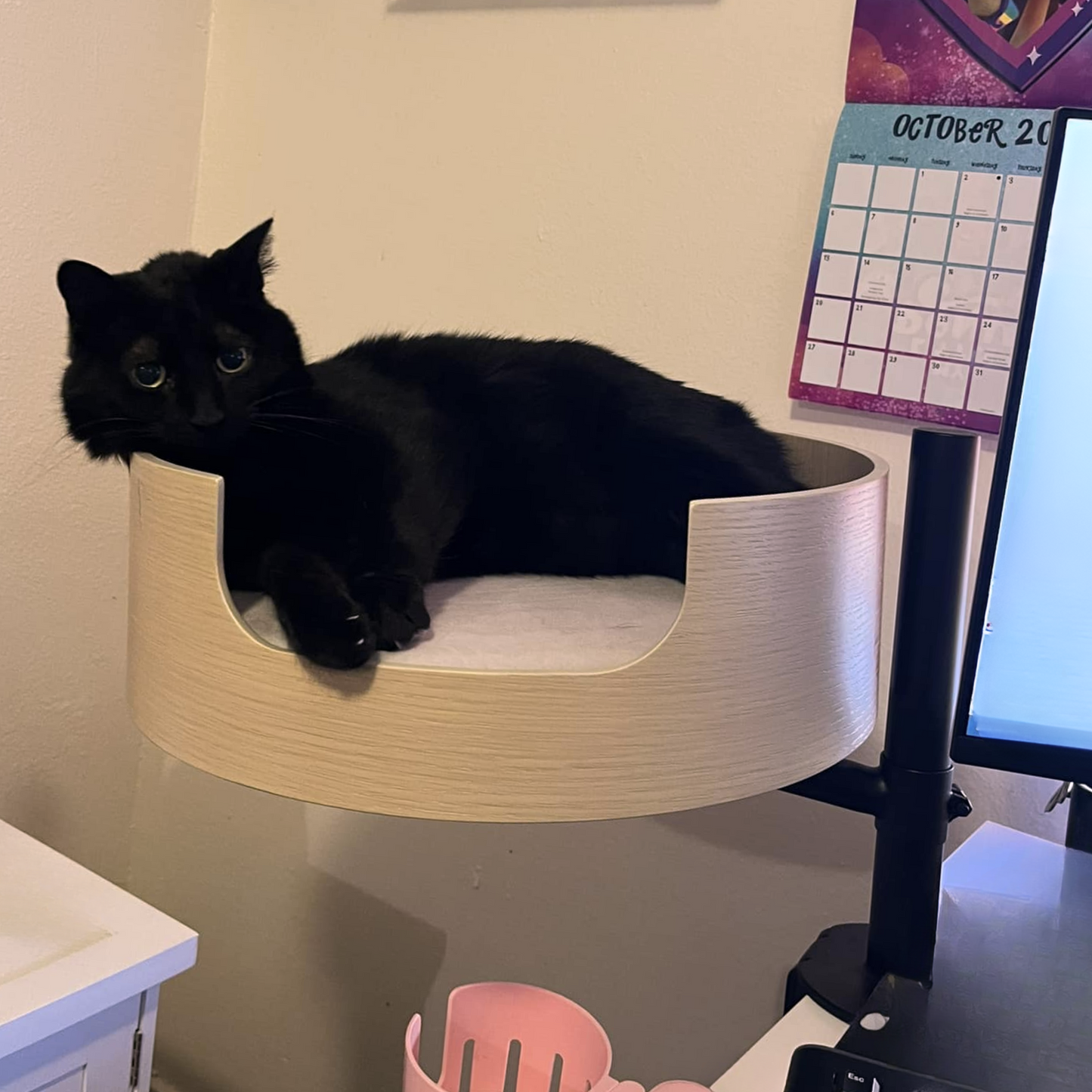 Cat Desk Nest | Space-saving design | Ergonomic workspace organizer