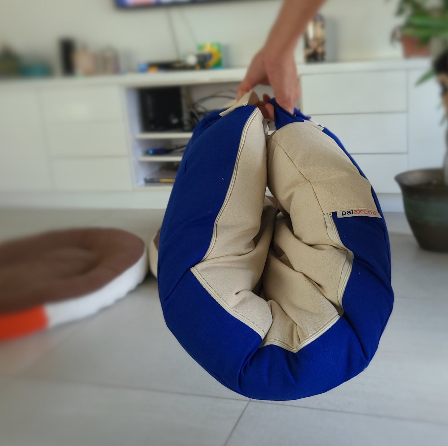 Hypoallergenic Nest Dog Bed | Comfortable Cradle for All Breeds